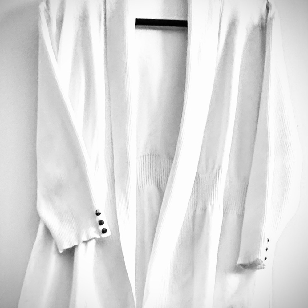 89th & Madison White Cardigan Sweater